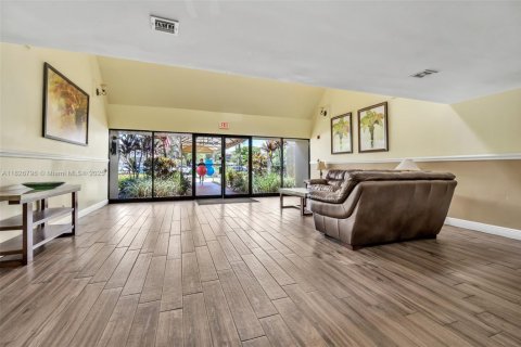 Condo in Weston, Florida, 2 bedrooms  № 1799446 - photo 22