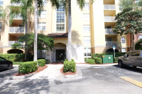 Condo in Aventura, Florida, 3 bedrooms  № 2401566 - photo 24