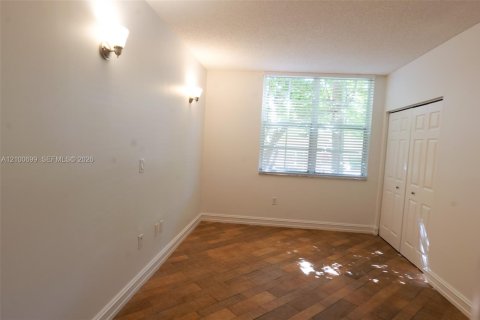 Condo in Aventura, Florida, 3 bedrooms  № 2401566 - photo 10