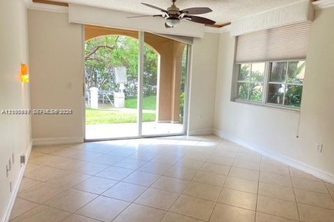 Condominio en Aventura, Florida, 3 dormitorios № 2401566