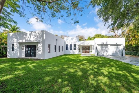 Casa en Coral Gables, Florida 4 dormitorios, 303.51 m2 № 2056597