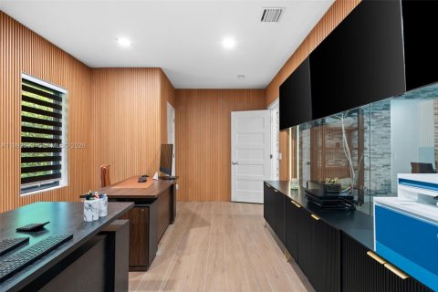 Casa en venta en Coral Gables, Florida, 4 dormitorios, 303.51 m2 № 2056597 - foto 23