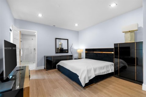 Casa en venta en Coral Gables, Florida, 4 dormitorios, 303.51 m2 № 2056597 - foto 18