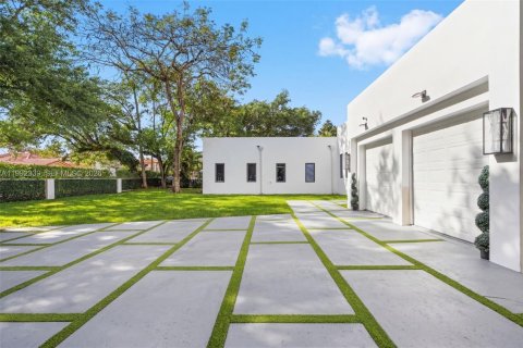 Casa en venta en Coral Gables, Florida, 4 dormitorios, 303.51 m2 № 2056597 - foto 4