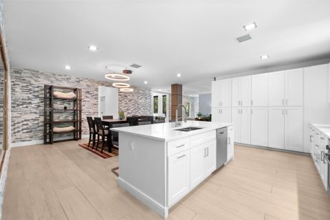 Casa en venta en Coral Gables, Florida, 4 dormitorios, 303.51 m2 № 2056597 - foto 10