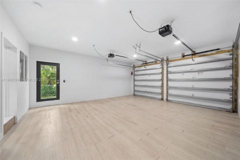 Casa en venta en Coral Gables, Florida, 4 dormitorios, 303.51 m2 № 2056597 - foto 27