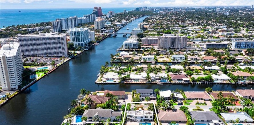 Casa en Fort Lauderdale, Florida 5 dormitorios, 391.21 m2 № 511347