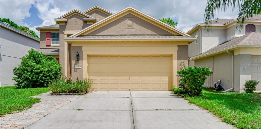 Villa ou maison à Brooksville, Floride 4 chambres, 222.59 m2 № 1913670