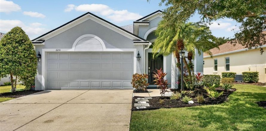 House in Bradenton, Florida 3 bedrooms, 161.28 sq.m. № 2349812