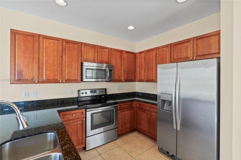 Villa ou maison à vendre à Tamarac, Floride: 4 chambres, 193.05 m2 № 2025048 - photo 4