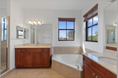 Villa ou maison à vendre à Tamarac, Floride: 4 chambres, 193.05 m2 № 2025048 - photo 22