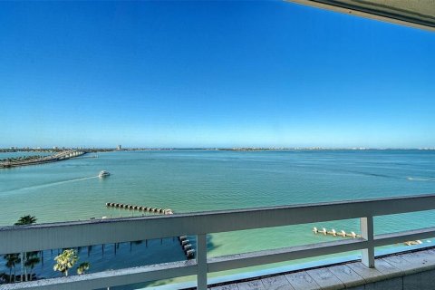 Condo in Sarasota, Florida, 2 bedrooms  № 2108329 - photo 22
