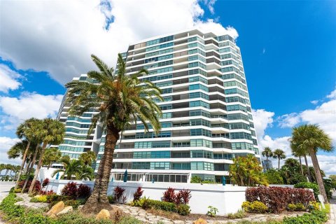 Condo in Sarasota, Florida, 2 bedrooms  № 2108329 - photo 30