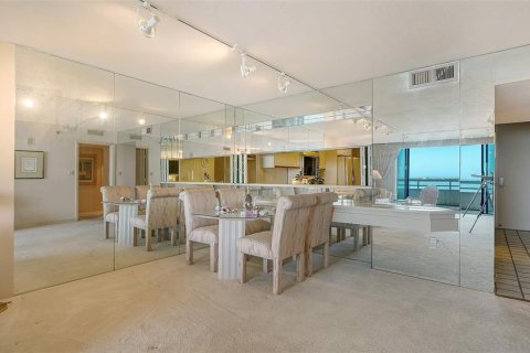 Condo in Sarasota, Florida, 2 bedrooms  № 2108329 - photo 7