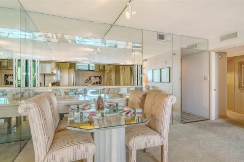 Condo in Sarasota, Florida, 2 bedrooms  № 2108329 - photo 8