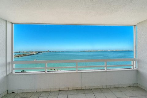 Condo in Sarasota, Florida, 2 bedrooms  № 2108329 - photo 21