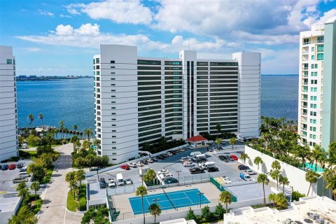 Condo in Sarasota, Florida, 2 bedrooms  № 2108329 - photo 27
