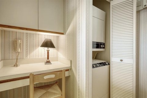 Condo in Sarasota, Florida, 2 bedrooms  № 2108329 - photo 20