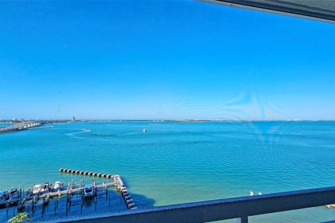 Condo in Sarasota, Florida, 2 bedrooms  № 2108329 - photo 2