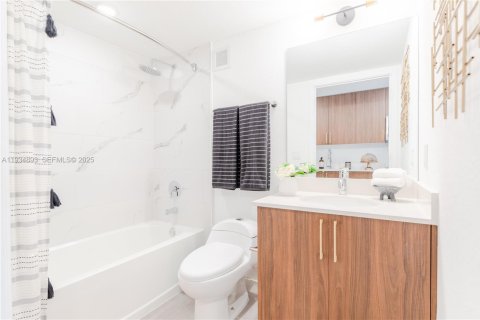 Casa en alquiler en Hialeah, Florida № 1993045 - foto 7