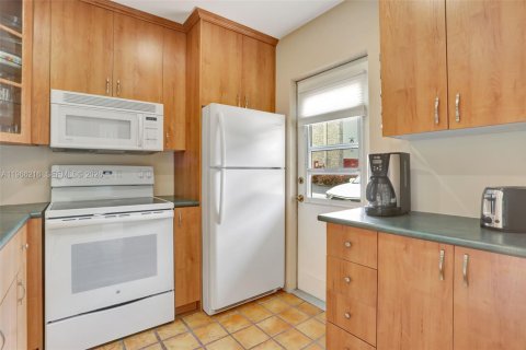 Condominio en venta en Lauderhill, Florida, 2 dormitorios, 80.82 m2 № 2028079 - foto 8