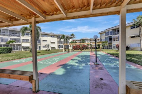 Condominio en venta en Lauderhill, Florida, 2 dormitorios, 80.82 m2 № 2028079 - foto 24