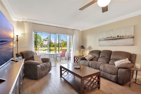 Condominio en venta en Lauderhill, Florida, 2 dormitorios, 80.82 m2 № 2028079 - foto 3