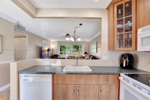 Condominio en venta en Lauderhill, Florida, 2 dormitorios, 80.82 m2 № 2028079 - foto 27