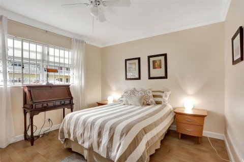 Condominio en venta en Lauderhill, Florida, 2 dormitorios, 80.82 m2 № 2028079 - foto 4