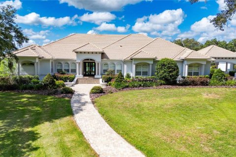 House in Ocala, Florida 4 bedrooms, 474.45 sq.m. № 1805470 - photo 1