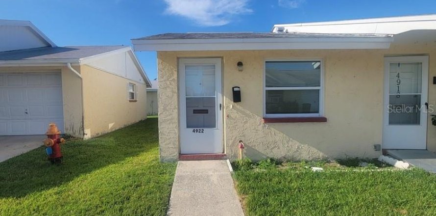 House in New Port Richey, Florida 1 bedroom, 50.17 sq.m. № 2221801