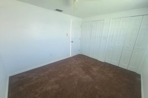 House in New Port Richey, Florida 1 bedroom, 50.17 sq.m. № 2221801 - photo 9