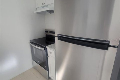 House in New Port Richey, Florida 1 bedroom, 50.17 sq.m. № 2221801 - photo 7