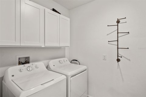 House in Land O' Lakes, Florida 2 bedrooms, 150.04 sq.m. № 1881115 - photo 30