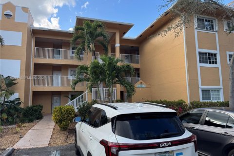 Condo in Dania Beach, Florida, 2 bedrooms № 2010515