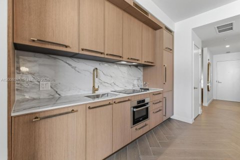 Condo in Miami, Florida  № 2069730 - photo 11