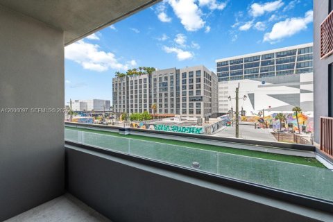 Condo in Miami, Florida  № 2069730 - photo 17