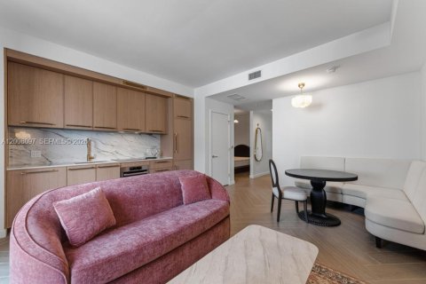 Condo in Miami, Florida  № 2069730 - photo 16