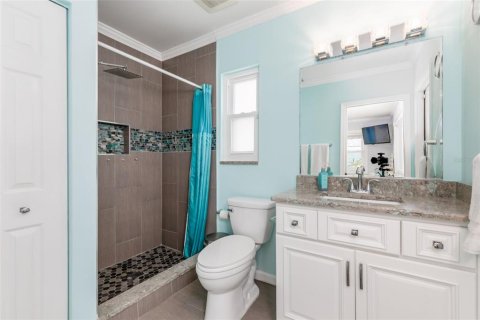 House in Saint Petersburg, Florida 4 bedrooms, 210.89 sq.m. № 2150828 - photo 29