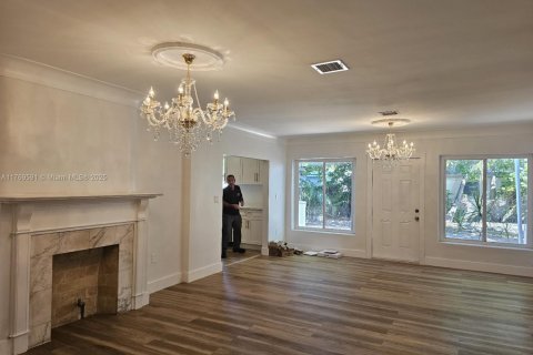 House in Miami Beach, Florida 4 bedrooms, 151.43 sq.m. № 1867798 - photo 7