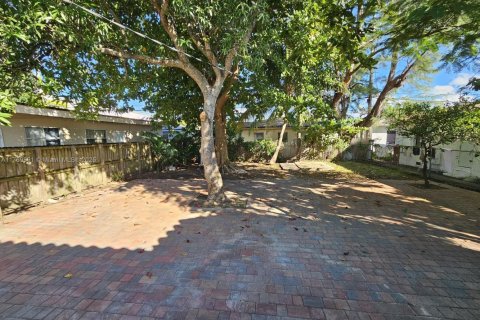 House in Miami Beach, Florida 4 bedrooms, 151.43 sq.m. № 1867798 - photo 19