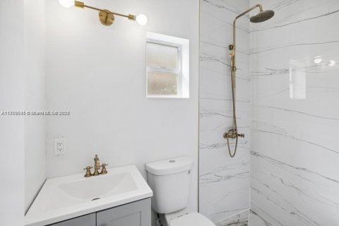 House in Miami Beach, Florida 4 bedrooms, 151.43 sq.m. № 1867798 - photo 27