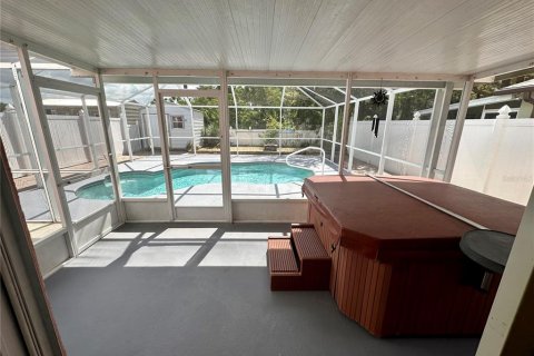 House in Riverview, Florida 4 bedrooms, 180.42 sq.m. № 1870871 - photo 10
