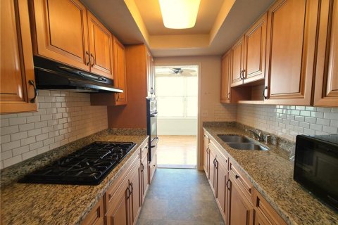 Condo in South Pasadena, Florida, 2 bedrooms  № 1787967 - photo 12