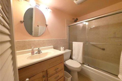 Condo in South Pasadena, Florida, 2 bedrooms  № 1787967 - photo 11