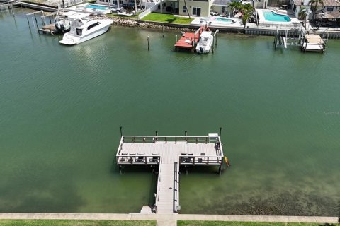 Condo in South Pasadena, Florida, 2 bedrooms  № 1787967 - photo 16