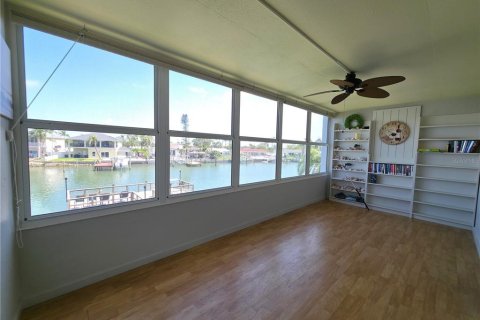 Condo in South Pasadena, Florida, 2 bedrooms  № 1787967 - photo 15