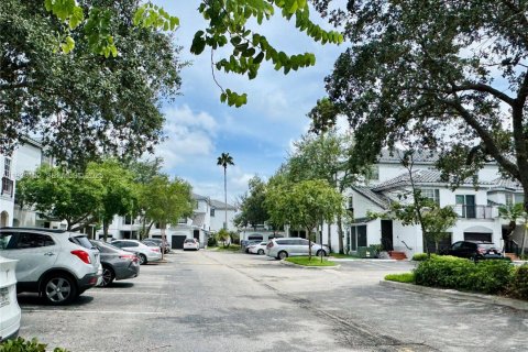 Снять в аренду квартиру в Санрайз, Флорида 3 спальни, 130.9м2, № 1991903 - фото 16