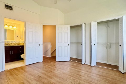 Снять в аренду квартиру в Санрайз, Флорида 3 спальни, 130.9м2, № 1991903 - фото 10