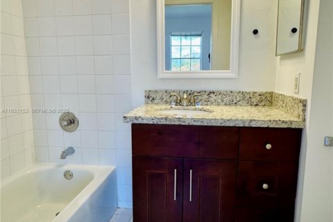 Снять в аренду квартиру в Санрайз, Флорида 3 спальни, 130.9м2, № 1991903 - фото 11